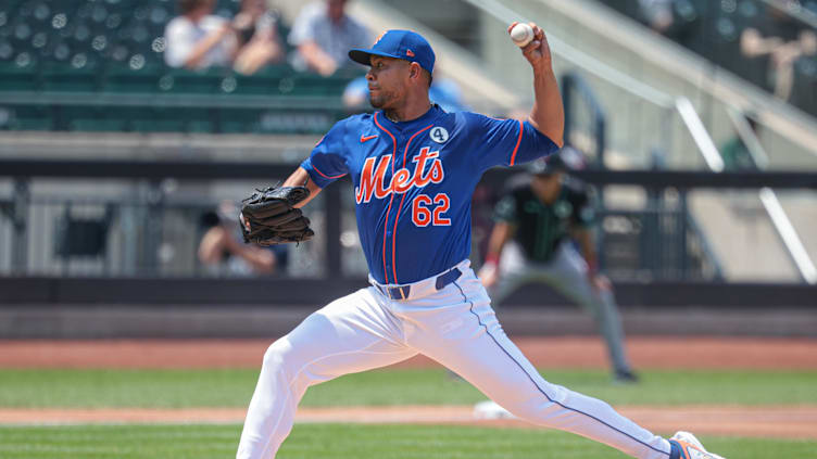 Jun 2, 2024; New York City, New York, USA;  New York Mets starting pitcher Jose Quintana (62) delivers a pitch during the first inning against the Arizona Diamondbacks at Citi Field. Mandatory Credit: Vincent Carchietta-USA TODAY Sports