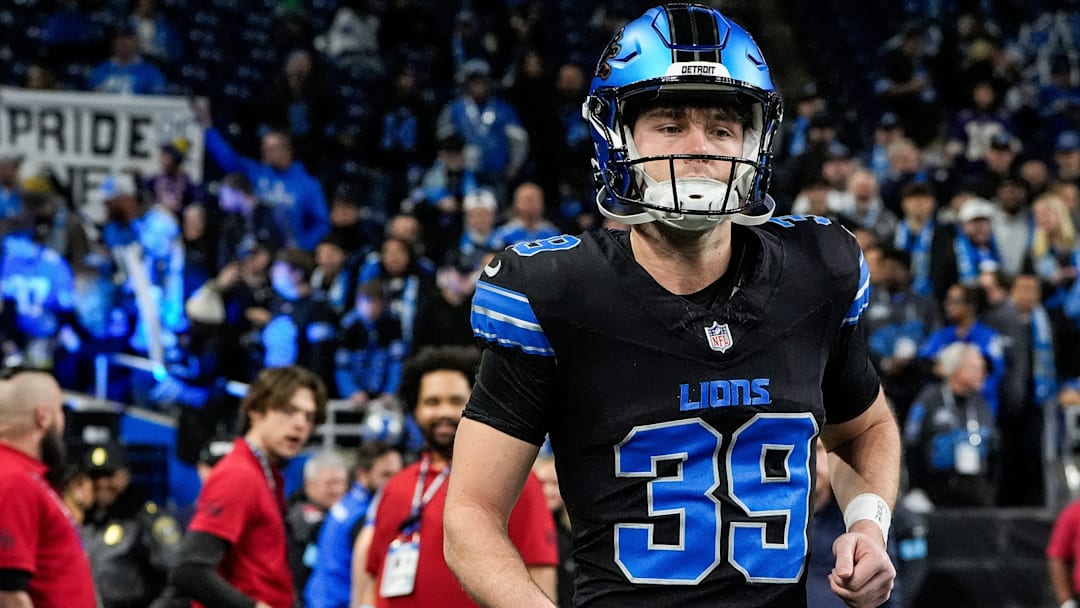 Detroit Lions place kicker Jake Bates (39).