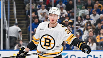 NHL: DEC 09 Bruins at Blues