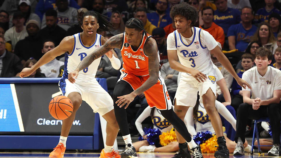 Jan 10, 2026; Pittsburgh, Pennsylvania, USA; Syracuse Orange forward Donnie Freeman (1) grabs a loose ball ahead of Pittsburgh Panthers guard Omari Witherspoon (8) and guard Brandin Cummings (3) during the second half at the Petersen Events Center. Mandatory Credit: Charles LeClaire-Imagn Images Jan 10, 2026; Pittsburgh, Pennsylvania, USA; Syracuse Orange forward Donnie Freeman (1) grabs a loose ball ahead of Pittsburgh Panthers guard Omari Witherspoon (8) and guard Brandin Cummings (3) during the second half at the Petersen Events Center. Mandatory Credit: Charles LeClaire-Imagn Images