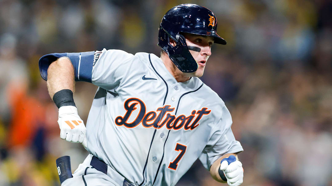 Detroit Tigers third baseman Kevin McGonigle (7) hits a two-run single. 