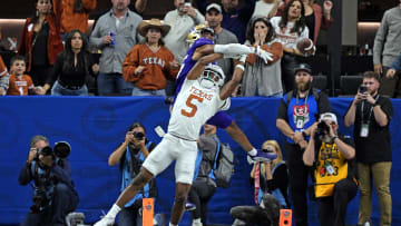 Jan 1, 2024; New Orleans, LA, USA; Washington Huskies cornerback Elijah Jackson (25) knocks the ball