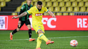 Andy Delort s'offre un doublé face au RC Lens.