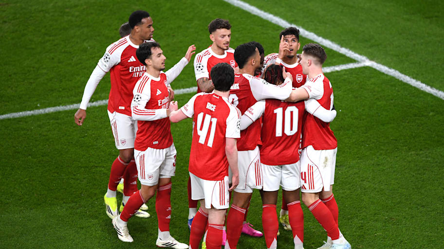 Arsenal squad celebrate.