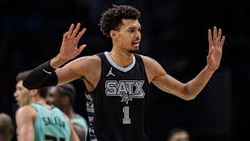 San Antonio Spurs v Charlotte Hornets