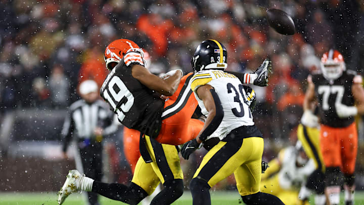 Pittsburgh Steelers v Cleveland Browns