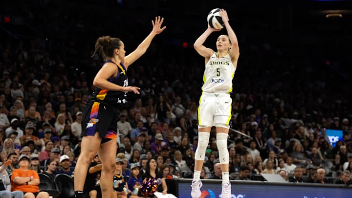 Dallas Wings guard Paige Bueckers (5) against the Phoenix Mercury. Dallas Wings guard Paige Bueckers (5) against the Phoenix Mercury.