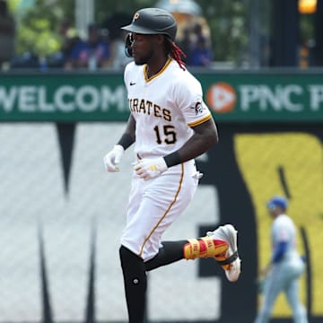 Jun 29, 2025; Pittsburgh, Pennsylvania, USA;  Pittsburgh Pirates center fielder Oneil Cruz (15) circles the bases on a two run home run against the New York Mets during the first inning at PNC Park. Mandatory Credit: Charles LeClaire-Imagn Images