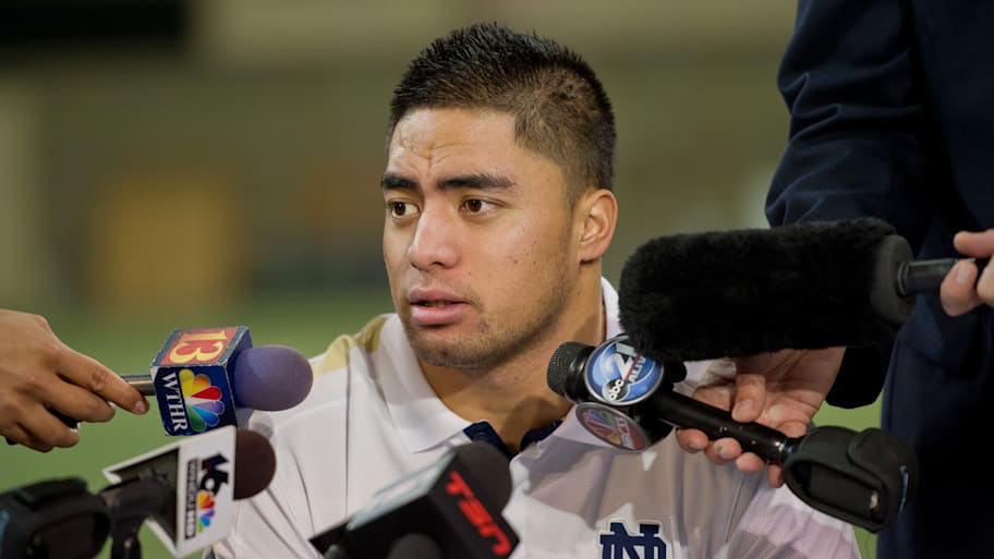 Notre Dame Fighting Irish linebacker Manti Te'o answers questions at the Notre Dame BCS national championship media day.
