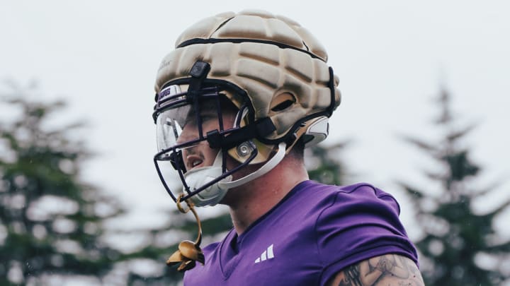 Zach Durfee engaged in UW practice contact for the first time since his spring ball elbow injury.