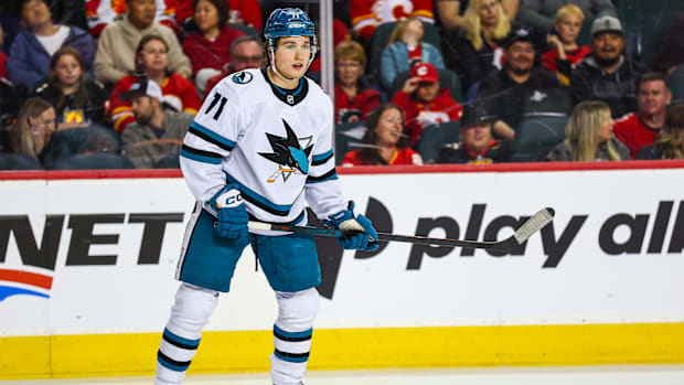 Hockey player in white uniform