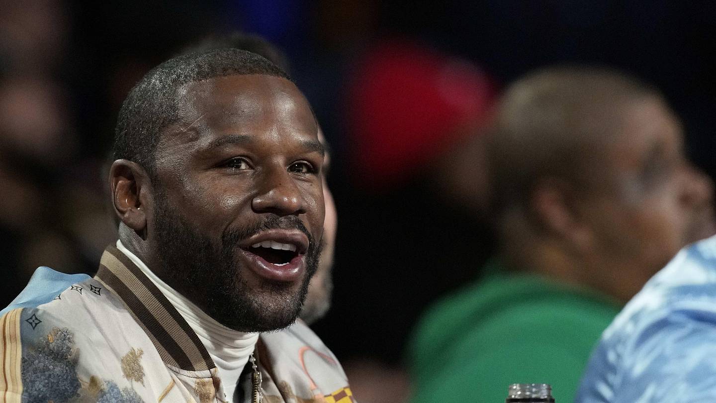 Floyd 'Money' Mayweather Purchases Dazzling $1.8 Million Diamond Watch For His Birthday