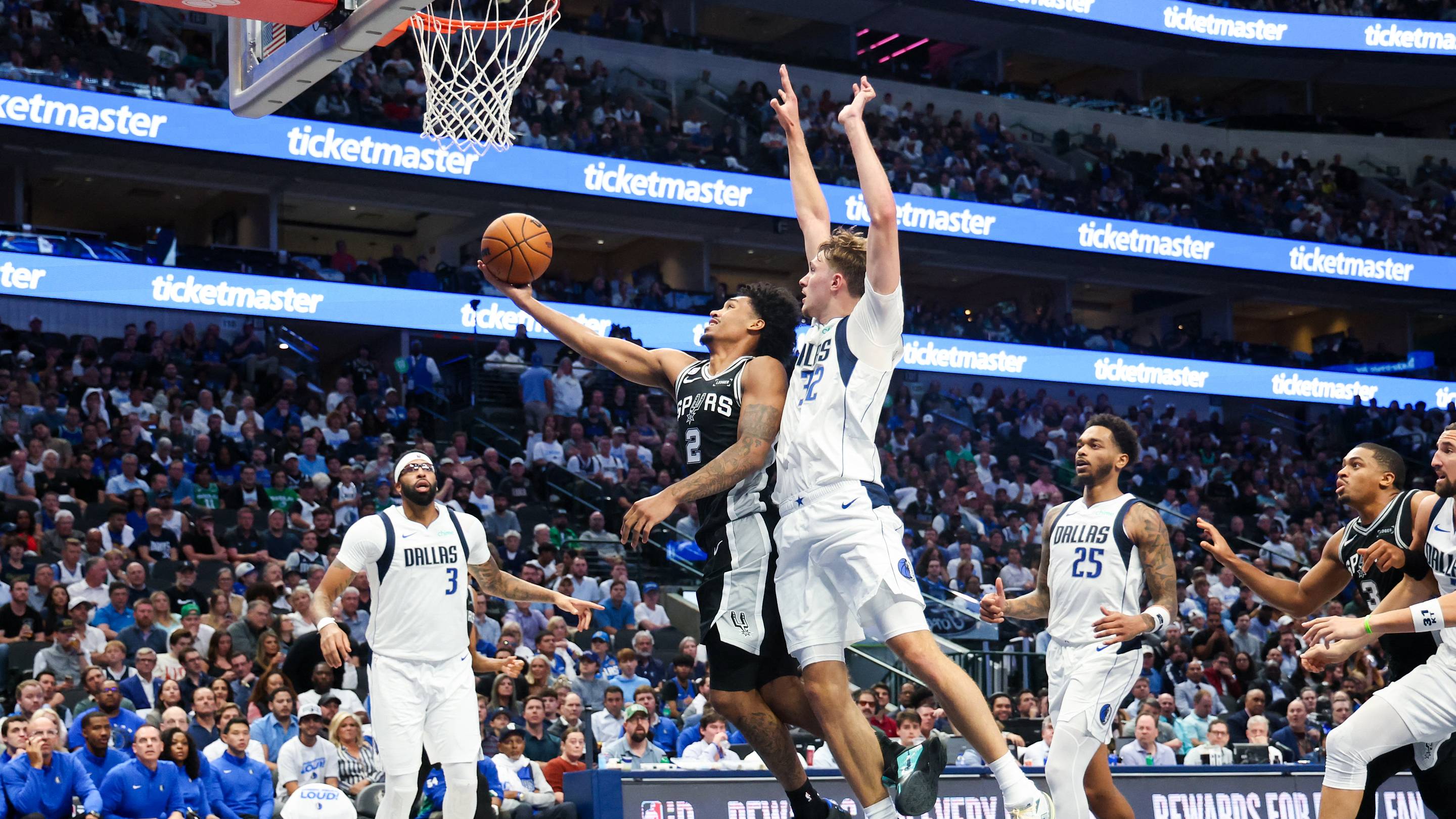 Sophomore Showdown: Preview, How to Watch Spurs Take On Mavericks in Dallas