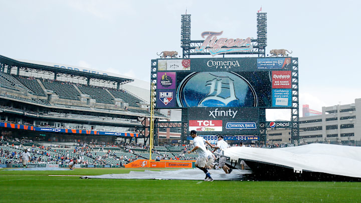 Toronto Blue Jays v Detroit Tigers