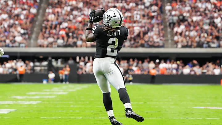 Sep 28, 2025; Paradise, Nevada, USA; Las Vegas Raiders running back Ashton Jeanty (2) catches the ball during the first quarter against the Chicago Bears at Allegiant Stadium. Mandatory Credit: Stephen R. Sylvanie-Imagn Images Sep 28, 2025; Paradise, Nevada, USA; Las Vegas Raiders running back Ashton Jeanty (2) catches the ball during the first quarter against the Chicago Bears at Allegiant Stadium. Mandatory Credit: Stephen R. Sylvanie-Imagn Images