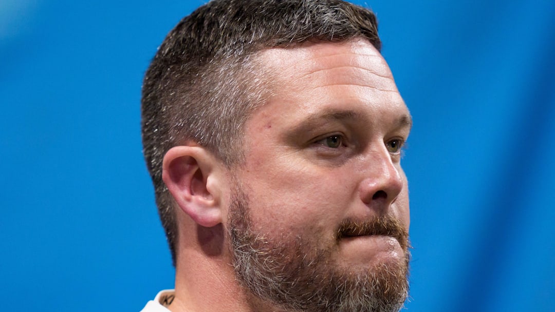 Oregon head coach Dan Lanning takes the field as the Oregon Ducks face the Indiana Hoosiers in the Peach Bowl on Jan. 9, 2026, at Mercedes-Benz Stadium in Atlanta, Georgia.