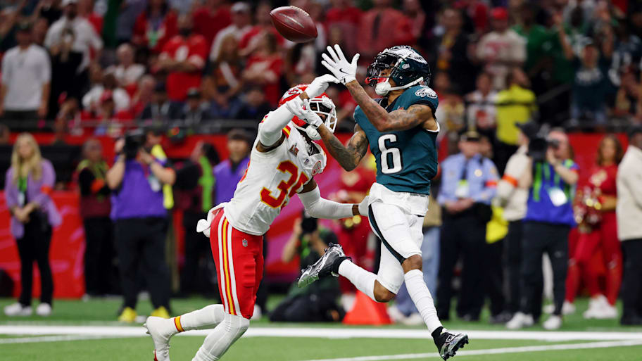 Philadelphia Eagles wide receiver DeVonta Smith makes a catch for a touchdown against Kansas City Chiefs.