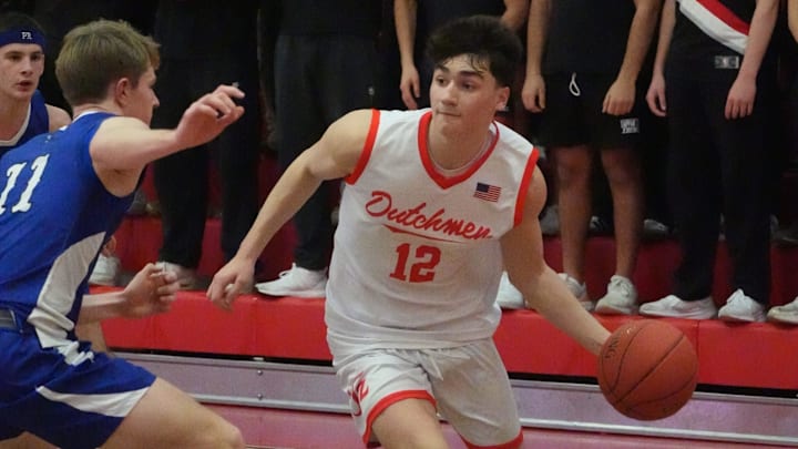 The Tappan Zee boys basketball team competes against Pearl River during the 2025-26 season.