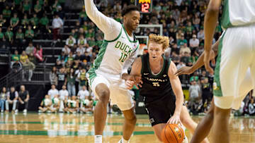 Kwame Evans nailed a three and slammed home a pass in the paint to ignite an Oregon rally Monday. When he slipped on the floor and went down, the Ducks went flat.