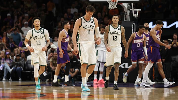 Milwaukee Bucks v Phoenix Suns