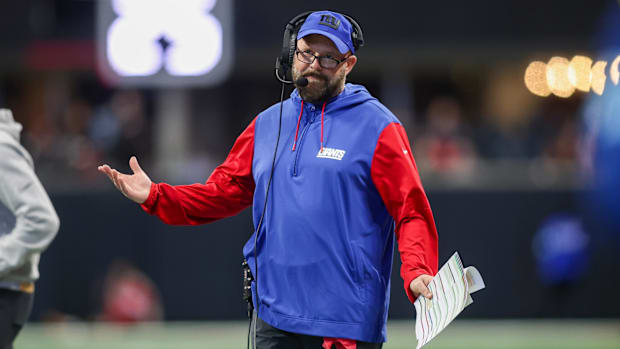 brian-daboll-giants-shrugging