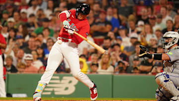 Triston Casas gets a hit