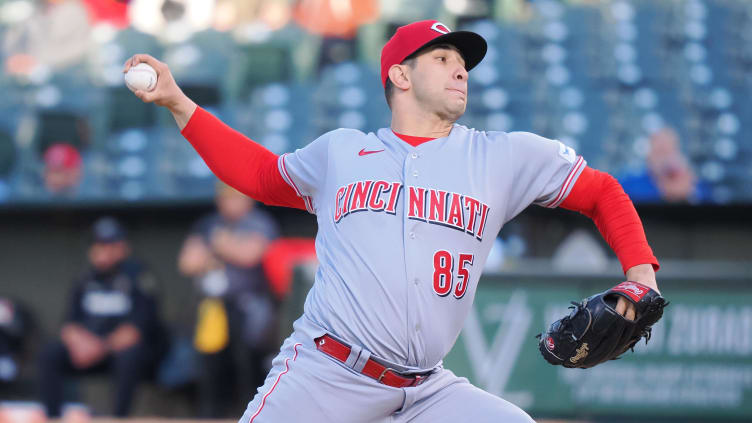 Cincinnati Reds starting pitcher Luis Cessa