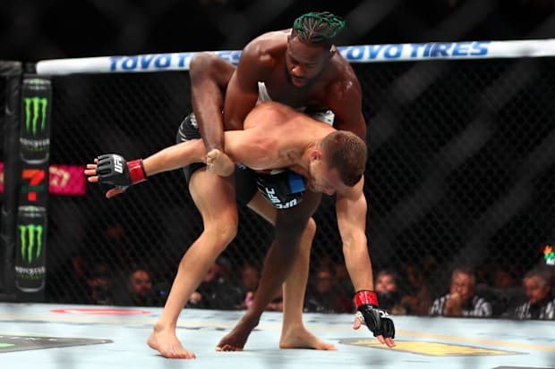 Ex-UFC Champ Recounts Night Out with Jon Jones - "That's a Dangerous Person"