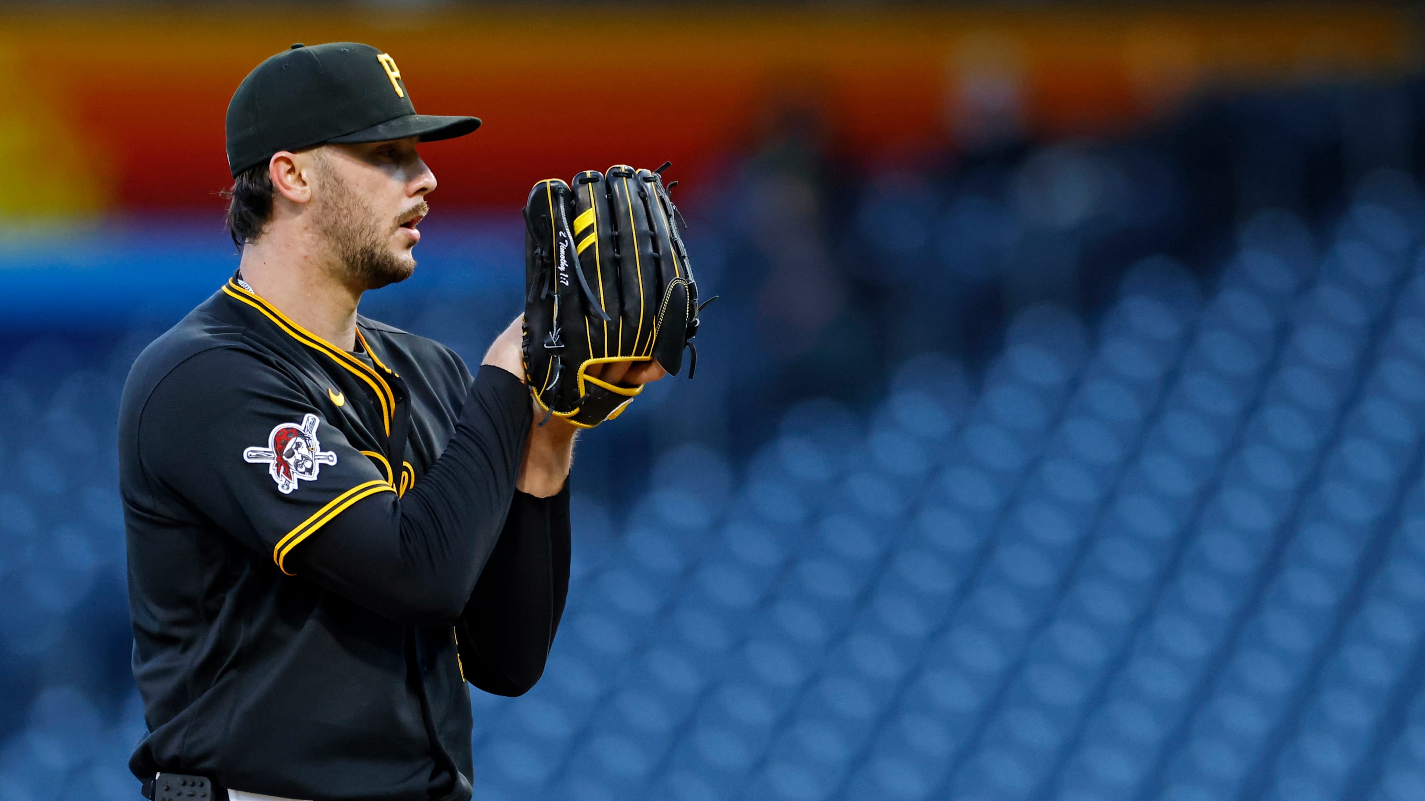 MLB standings: NL races topsy-turvy as two surprises shake up the landscape