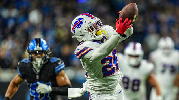 Buffalo Bills running back Ty Johnson (26) catches a pass during the first half at Ford Field in Detroit on Sunday, Dec. 15, 