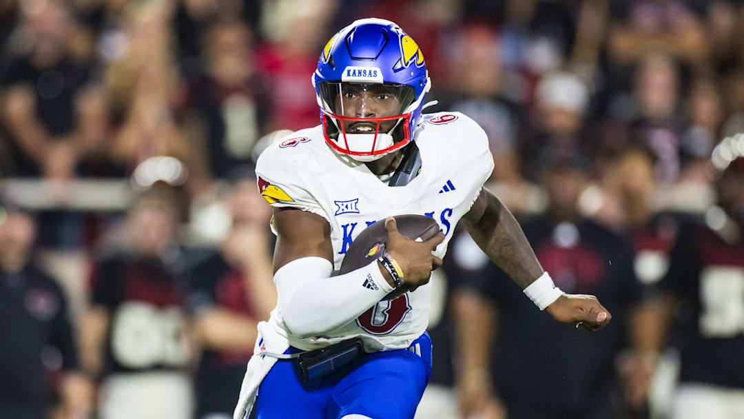Kansas football quarterback Jalon Daniels