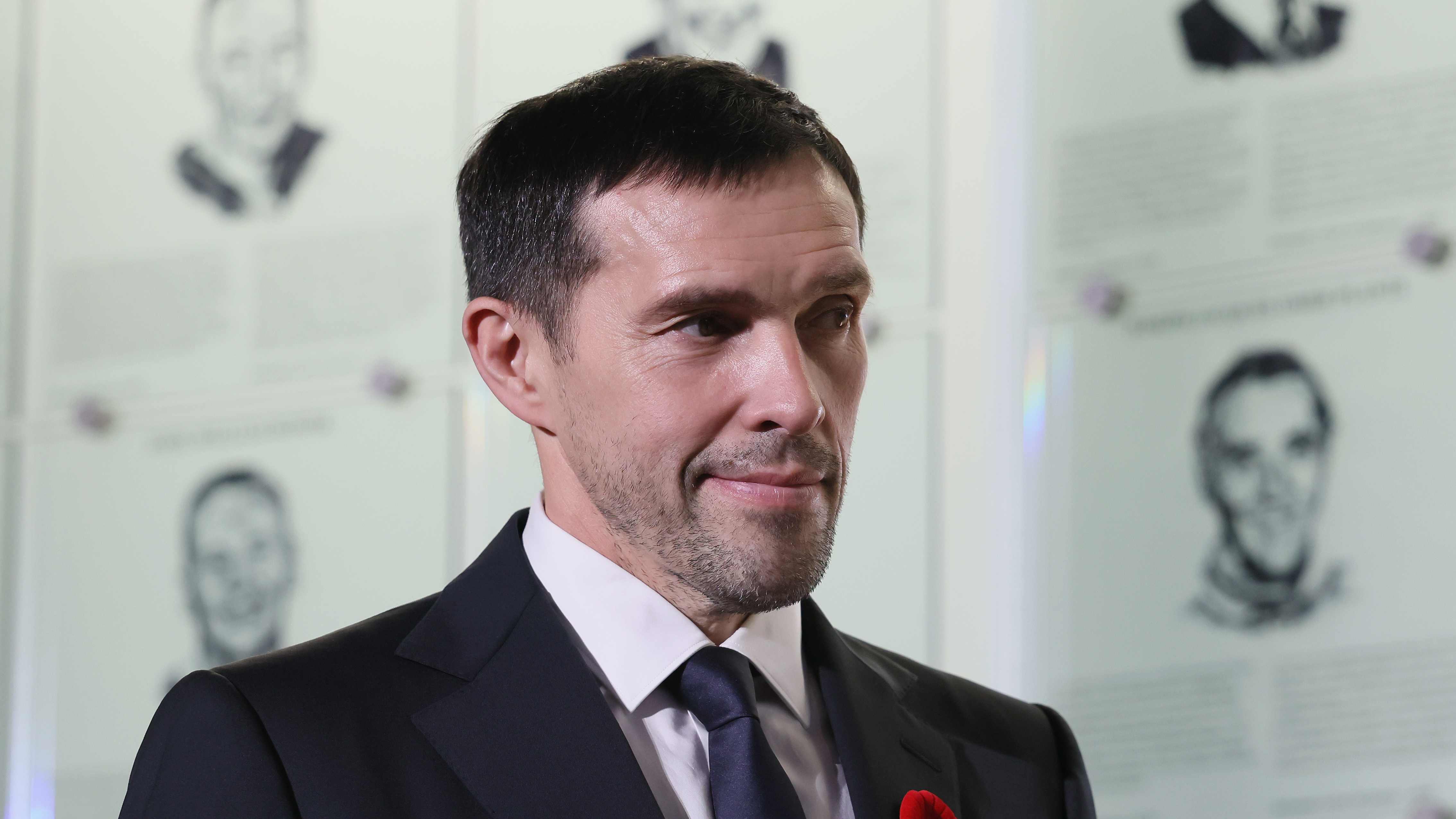 帕維爾·達特修克 (Pavel Datsyuk) 簽署紅翼退役合約；關於布雷特·赫爾的讚美與笑話