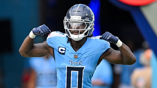 Tennessee Titans wide receiver Calvin Ridley (0) takes the field before a game.