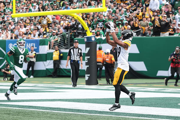 Pittsburgh Steelers wide receiver Calvin Austin III