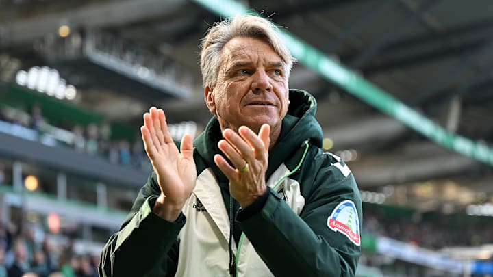 Horst Steffen muss gegen Heidenheim die Abwehr umbauen Horst Steffen muss gegen Heidenheim die Abwehr umbauen