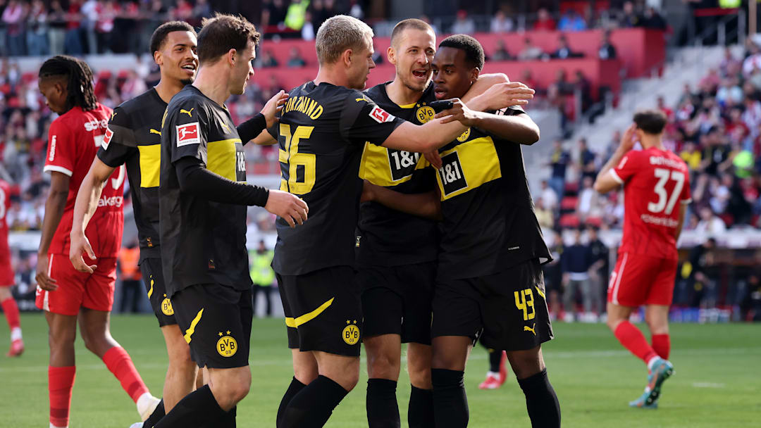 Sport-Club Freiburg v Borussia Dortmund - Bundesliga