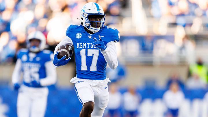 Nov 16, 2024; Lexington, Kentucky, USA; Kentucky Wildcats wide receiver Hardley Gilmore IV (17) carries the ball during the second quarter against the Murray State Racers at Kroger Field. Mandatory Credit: Jordan Prather-Imagn Images