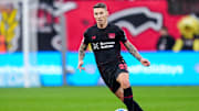 Alejandro Grimaldo im Trikot von Bayer Leverkusen