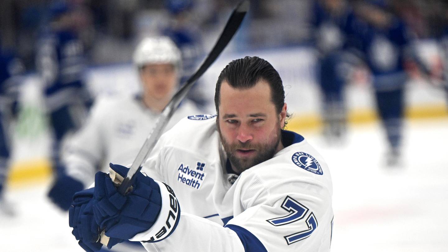 Tampa Bay Lightning try to save season without their captain