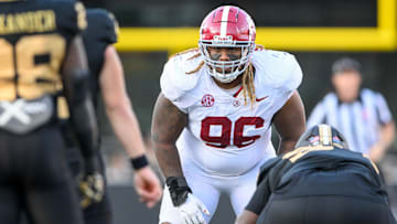 Alabama Crimson Tide defensive lineman Tim Keenan III (96)