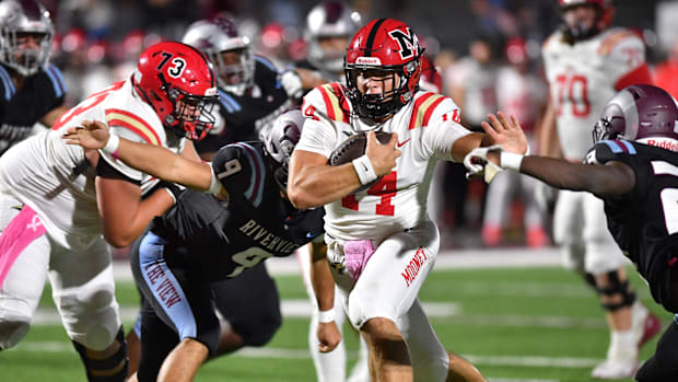 Cardinal Mooney quarterback Devin Mignery