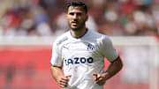Sead Kolašinac a été fauché dans la surface.