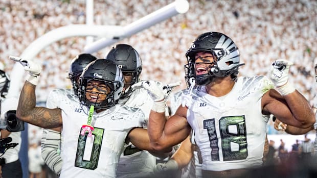 Oregon Ducks Dan Lanning Carter Davis Recruiting Class of 2027 Recruit Wide Receiver High School Football Bye Week Indiana