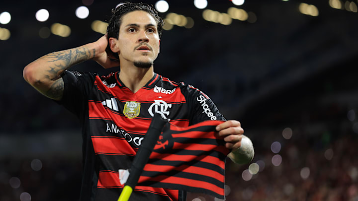 Pedro tem 10 gols no Brasileirão - só três jogadores balançaram as redes mais do que ele na competição Pedro tem 10 gols no Brasileirão - só três jogadores balançaram as redes mais do que ele na competição