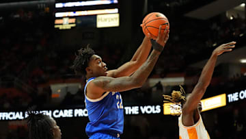 Kentucky's Amari Williams (22) grabs the rebound during an NCAA college basketball game against Tennessee on Tuesday, Jan. 28, 2025, in Knoxville, Tenn.