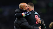 Pep Guardiola (l.) und Kyle Walker (r.)