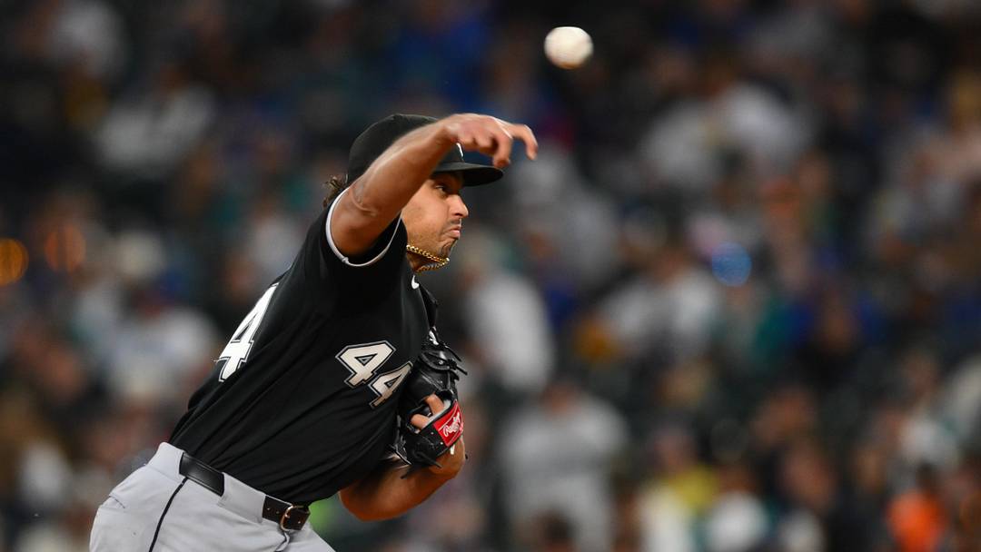 May 18, 2026; Seattle, Washington, USA; Chicago White Sox relief pitcher Jordan Hicks (44) pitches to the Seattle Mariners during the seventh inning at T-Mobile Park. Mandatory Credit: Steven Bisig-Imagn Images May 18, 2026; Seattle, Washington, USA; Chicago White Sox relief pitcher Jordan Hicks (44) pitches to the Seattle Mariners during the seventh inning at T-Mobile Park. Mandatory Credit: Steven Bisig-Imagn Images