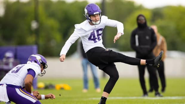 Vikings rookie kicker Will Reichard at an offseason practice.