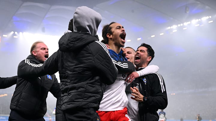 Der HSV feiert den Sieg im Nordderby