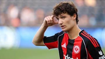 Paxten Aaronson verlässt Eintracht Frankfurt 